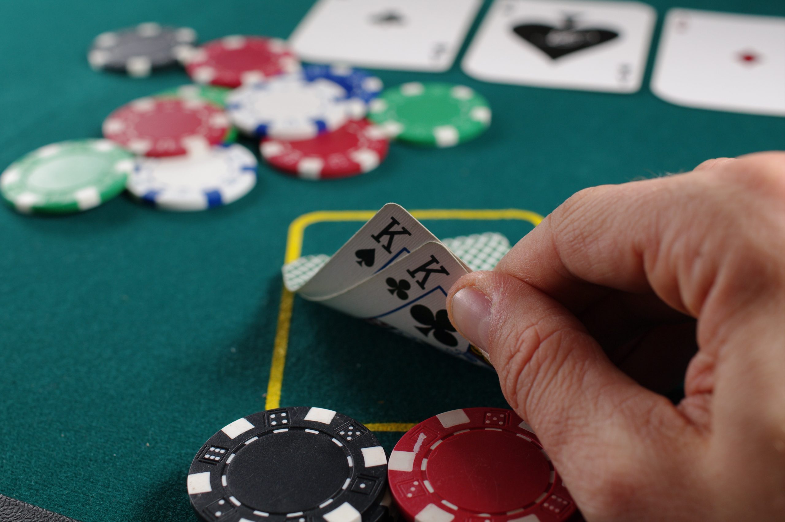 Какие тактики использовать в покере