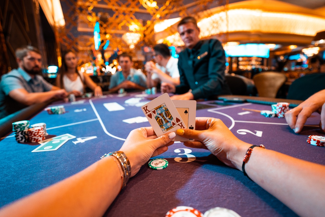 Как выбрать школу покера по специальности: MTT vs кэш-игры